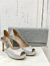 Scarpa Brillantinata e dettaglio Strass