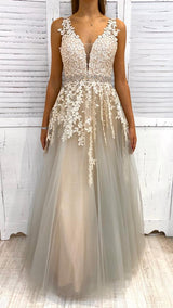 Abito in Tulle Ricamato