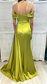 Abito Sirena con Drappeggio e Scollo Omerale by ViaMontenapoleone