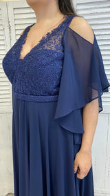 Abito Curvy Corpetto Pizzo Spalla Fuori by Solo Gioie