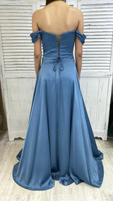 Abito Scollo Omerale in Raso