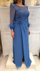 Abito Ricami e Piume