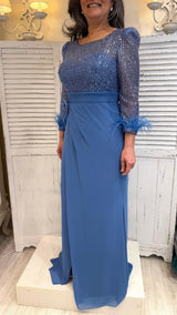 Abito Ricami e Piume