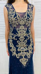 Abito a Sirena Ornato da Ricami