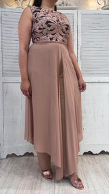 Tuta Curvy con Corpetto Ricamato e Pannello in Voile