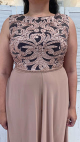 Tuta Curvy con Corpetto Ricamato e Pannello in Voile