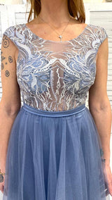 Abito con Corpetto Ricamato