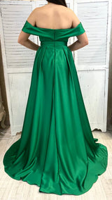 Abito Scollo Omerale e Cintura in Vita by ViaMontenapoleone