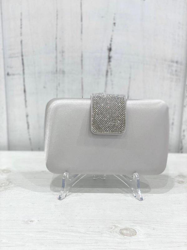 Pochette Satinata by Menbur