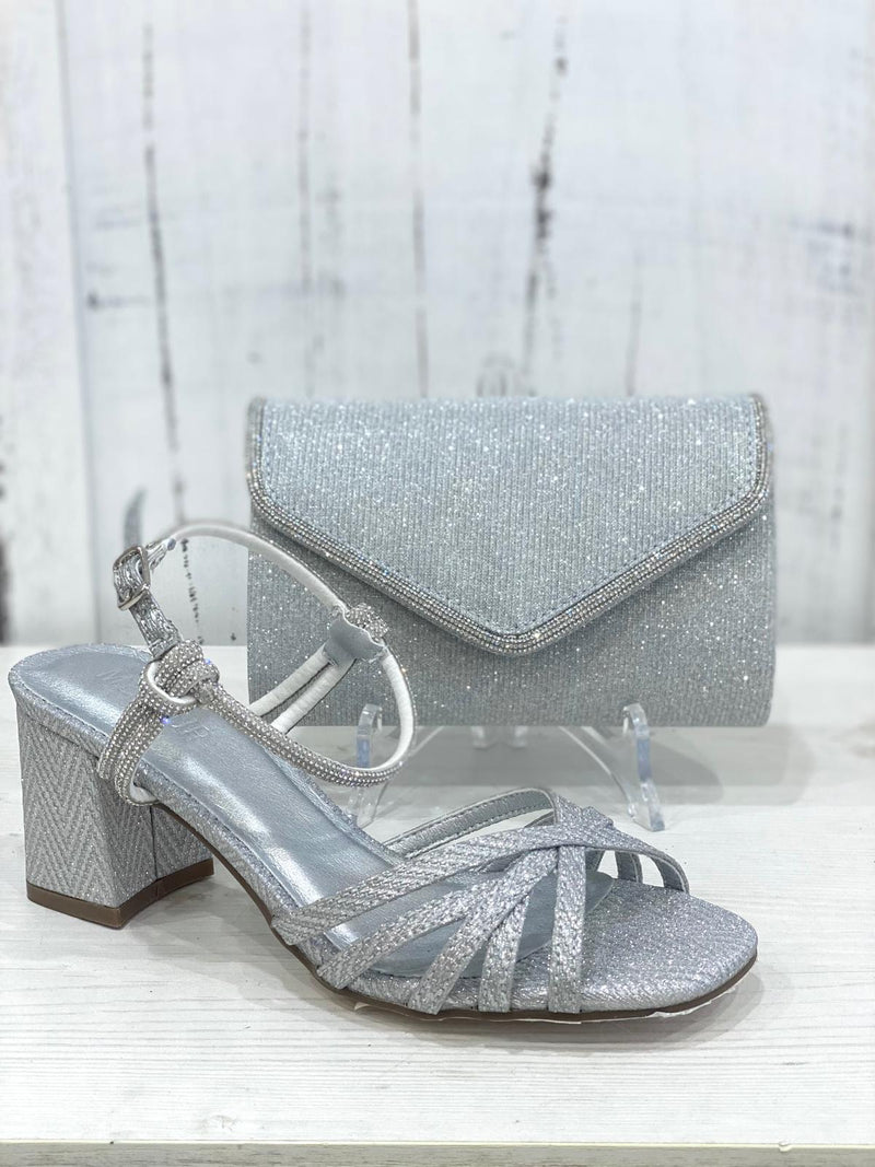 Pochette Busta by Menbur