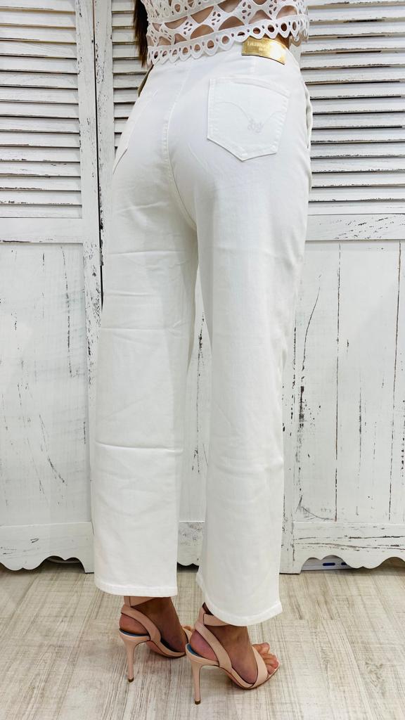 Jeans Bianco con Bottoni Oro by Denny Rose